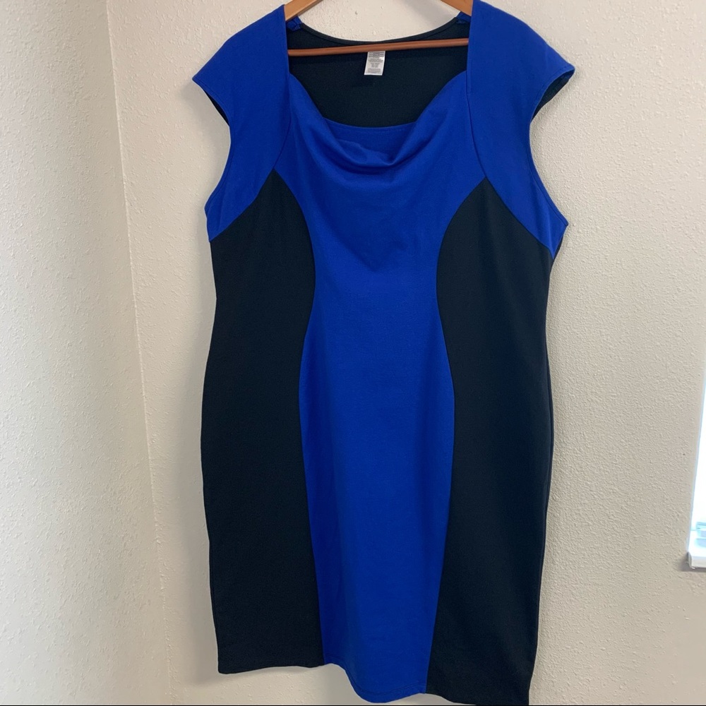 Body con color block knee length dress